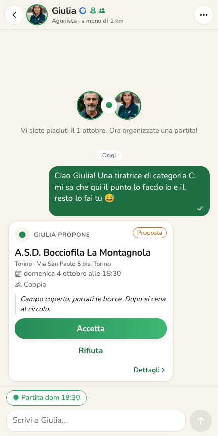 Una chat di Boccino con una proposta di partita: bocciofila, giorno, ora e formato, con i pulsanti Accetta e Rifiuta